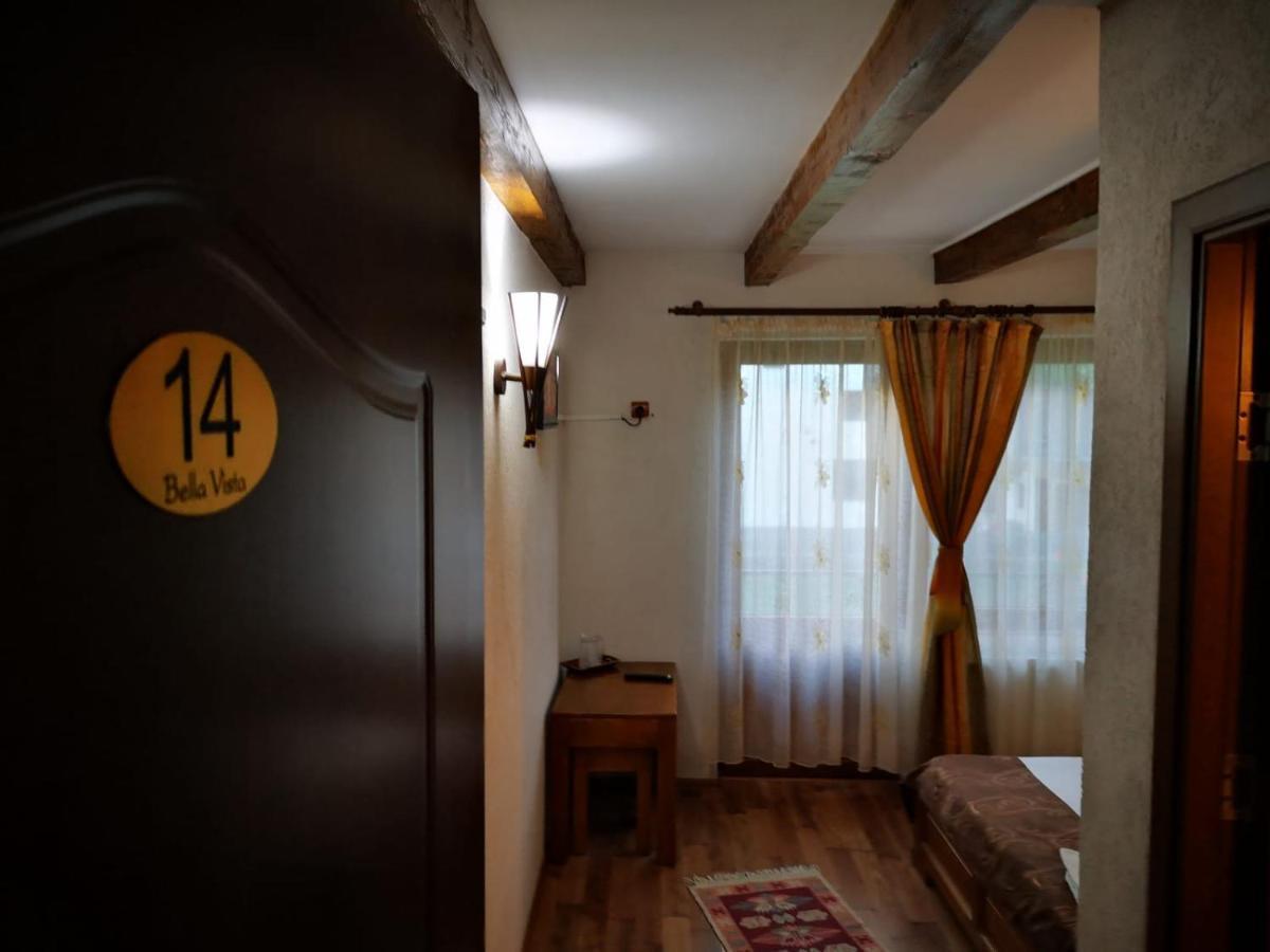 Pensiunea Bella Vista อาเรฟู ภายนอก รูปภาพ