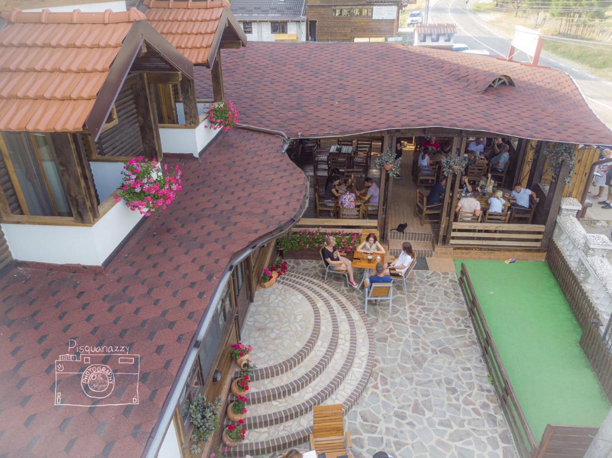 Pensiunea Bella Vista อาเรฟู ภายนอก รูปภาพ